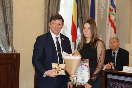Сергей Ладанов наградил спортивных инструкторов за участие в городской Спартакиаде